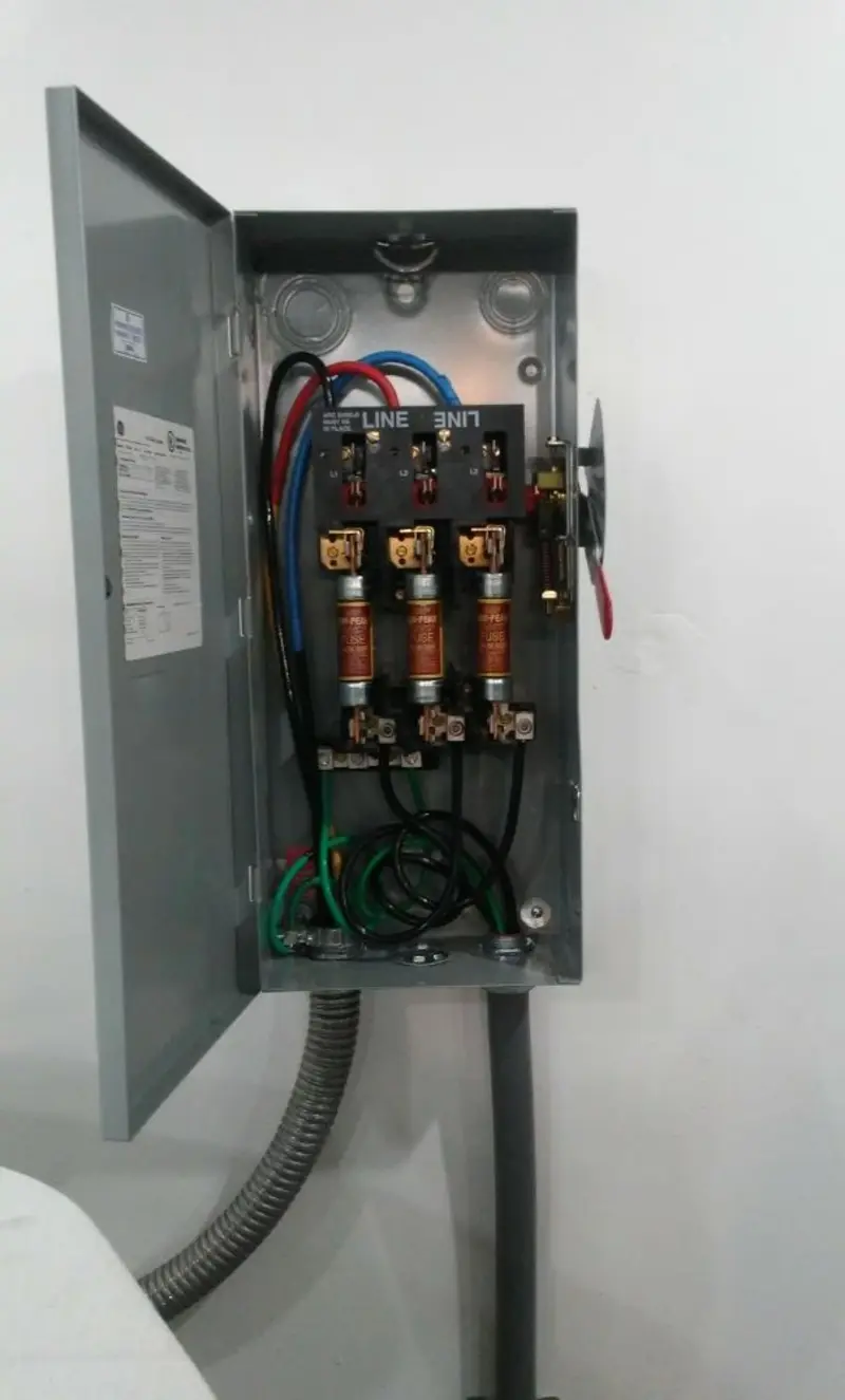 Three-phase disconnect switch installed for Smoke Detector Installation in Crooked River Ranch